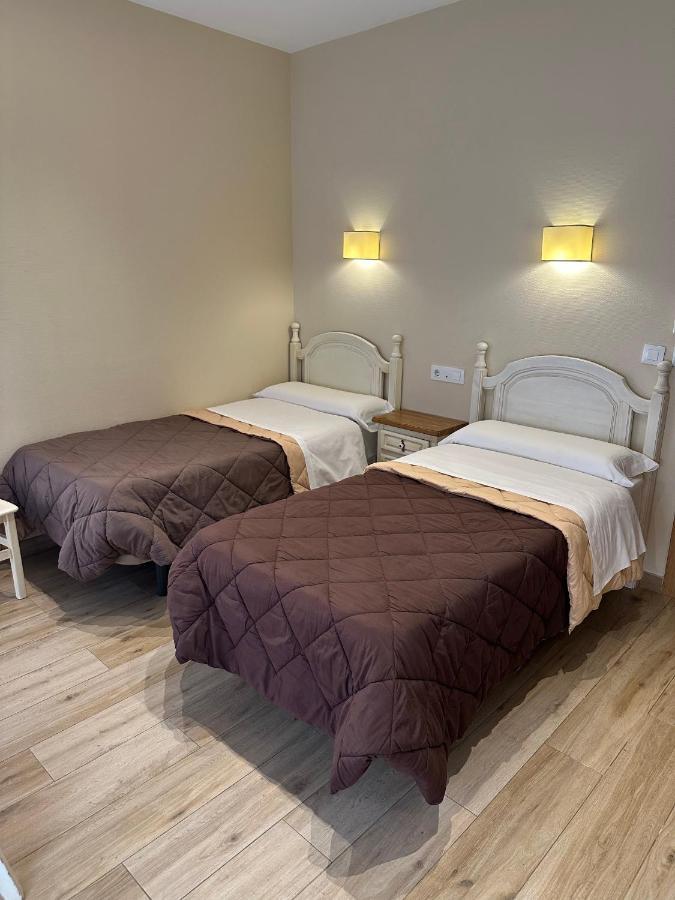 Toledo Plaza Hotel Bagian luar foto