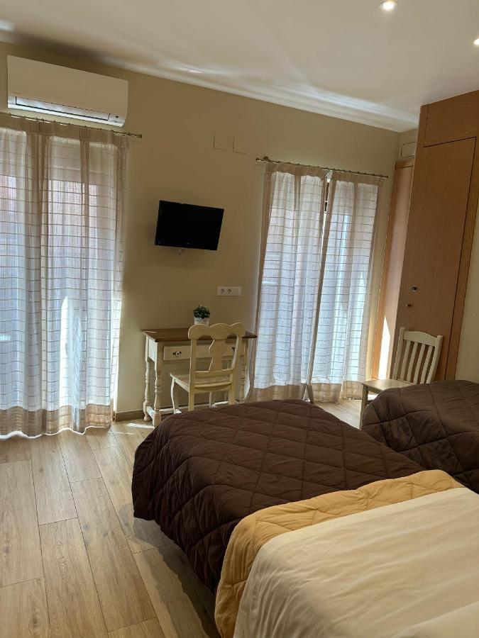 Toledo Plaza Hotel Bagian luar foto