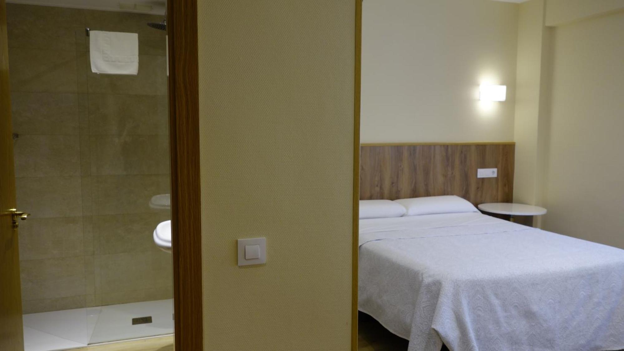 Toledo Plaza Hotel Bagian luar foto